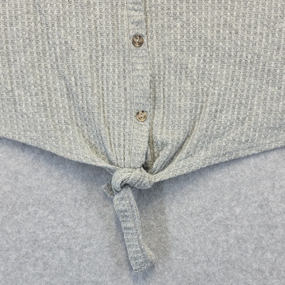 Ava James Grey Waffle Knit Button Front Tie Hem Top – - Picture 4 of 11